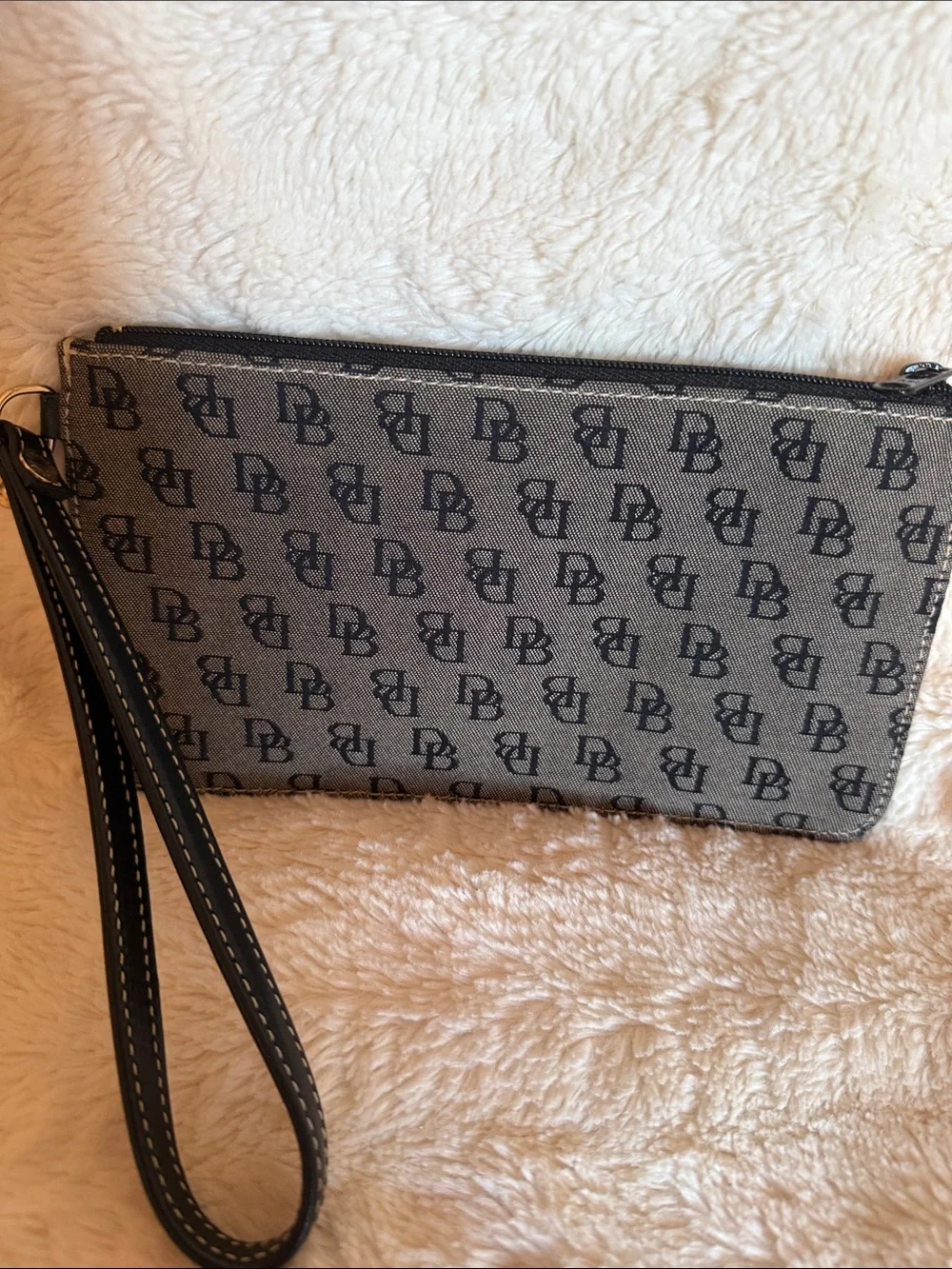 Dooney & Bourke Monogram Signature Wristlet Clutch Black Gray Canvas Leather
